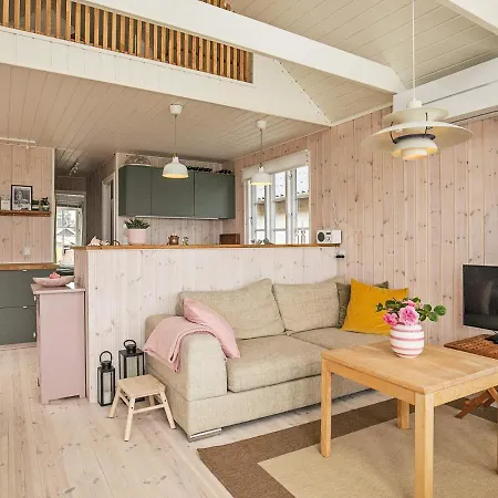4 Star Holiday Home In Otterup בית נופש